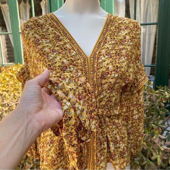 Max Studio Crepe 3/4 Sleeve Tie Front Blouse size small - Picture 9 of 13